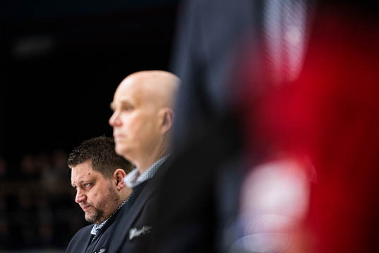 Modos tränare Mattias Karlin