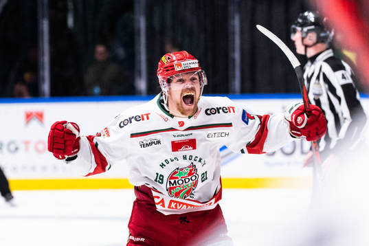 Modos Mikkel Aagaard jublar