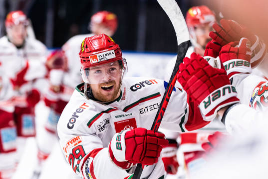 Modos Mikkel Aagaard jublar