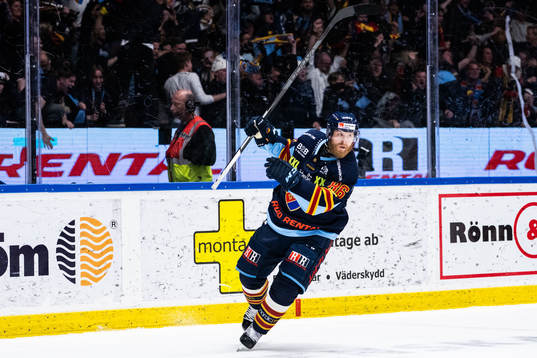 Djurgårdens Linus Klasen jublar