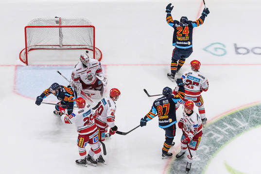 Djurgårdens Linus Klasen jublar