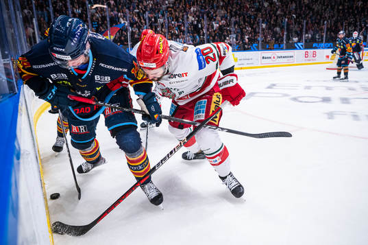 Djurgårdens Lukas Vejdemo och Modos Marcus Vela