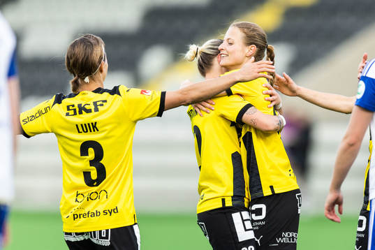Häckens Anna Anvegård jublar med Marika Bergman Lundin