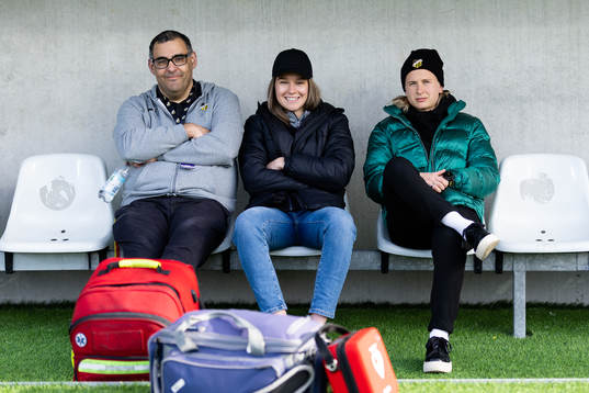 Häckens analytiker Andreas Larsson, Anna Csiki och Filippa