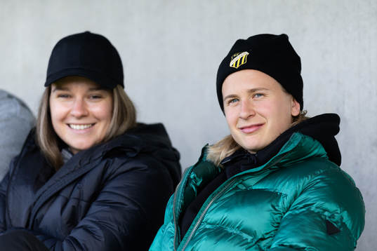Häckens Anna Csiki och Filippa Curmark innan