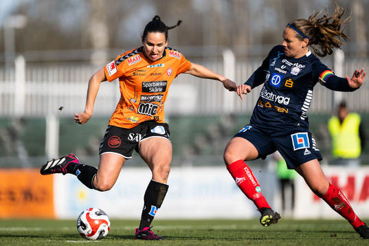 Kristianstads Evelyne Viens och Linköpings Emma Lennartsson