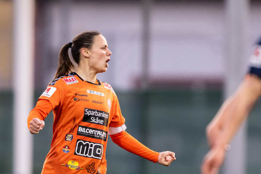 Kristianstads Alice Nilsson jublar på slutsignalen