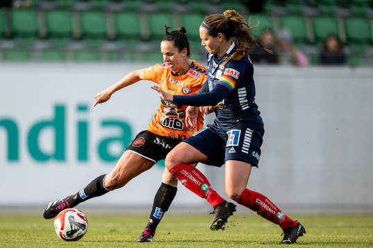 Kristianstads Evelyne Viens och Linköpings Emma Lennartsson