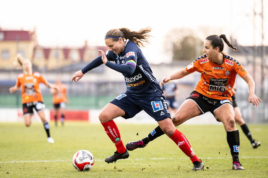 Linköpings Emma Lennartsson och Kristianstads Evelyne Viens