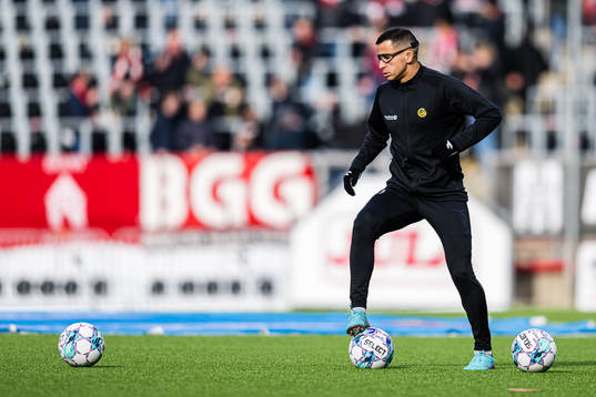 Omar Elabdellaoui of Bodø/Glimt warms up