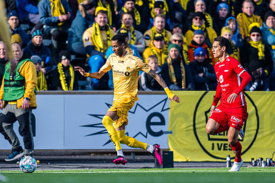 Amahl Pellegrino of Bodø/Glimt and Svenn Crone of Brann