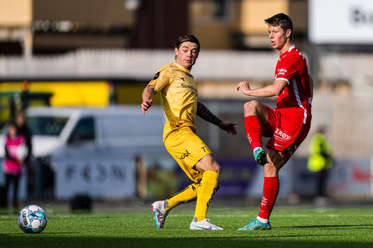 Patrick Berg of Bodø/Glimt and Mathias Rasmussen of Brann