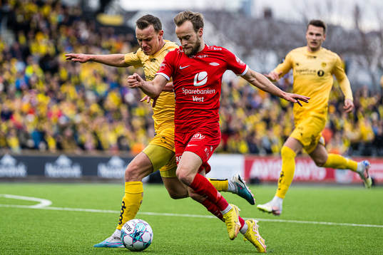 Marius Lode of Bodø/Glimt and Bård Finne of Brann