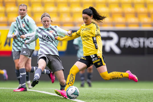 Sils Sara Ekström och Elfsborgs Izabella Bergström