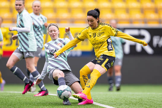 Sils Sara Ekström och Elfsborgs Izabella Bergström