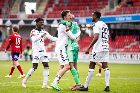 Östersunds spelare jublar