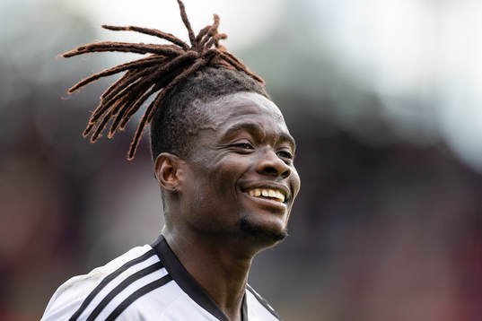 Östersunds Yannick Adjoumani jublar