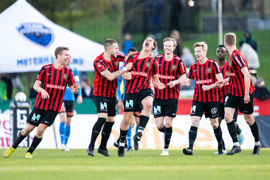Brommapojkarnas Kevin Ackermann jublar