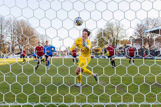Brommapojkarnas målvakt Filip Sidklev