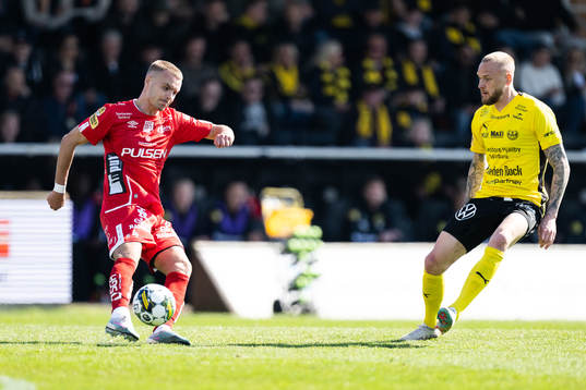 Elfsborgs Gustav Henriksson och Mjällbys Adam Ståhl