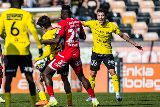 Mjällbys Colin Rösler reagerar