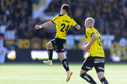 Häckens Lars Olden Larsen jublar