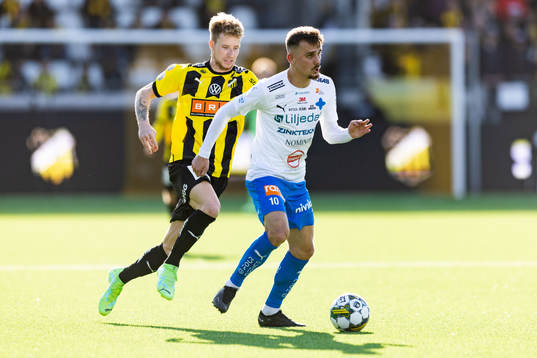 Häckens Samuel Gustafson och Värnamos Ajdin Zeljkovic