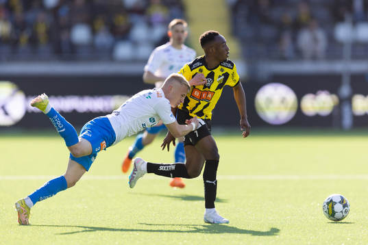 Värnamos Viktor Bergh och Häckens Benie Adama Traore