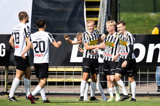 Landskronas Melker Widell jublar med Johan Rapp och Robin