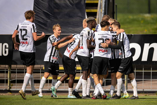 Landskronas spelarna jublar