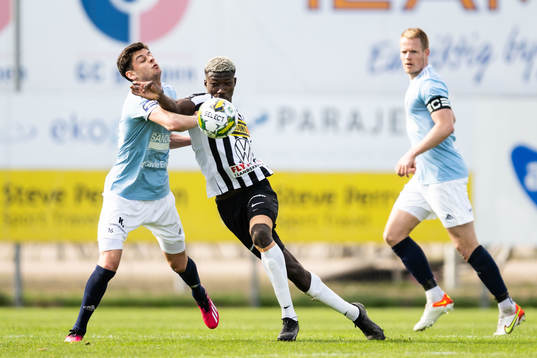 Gefles Kevin Persson och Landskronas Ousmane Diawara