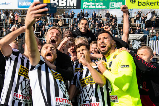 Landskronas spelarna jublar