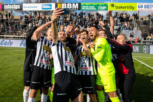 Landskronas spelarna jublar