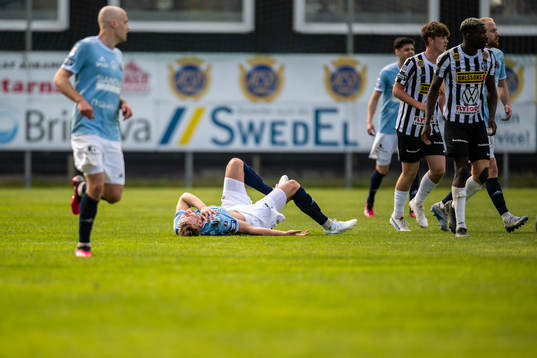Gefles Niclas Håkansson har ont