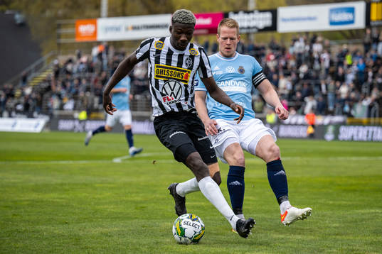 Landskronas Ousmane Diawara  och Gefles Martin Rauschenberg