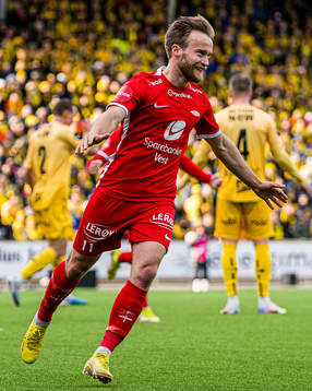 Bård Finne of Brann celebrates