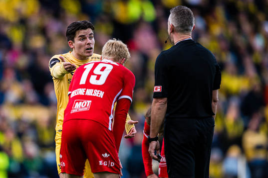 Hugo Vetlesen of Bodø/Glimt, Sivert Heltne Nilsen of Brann
