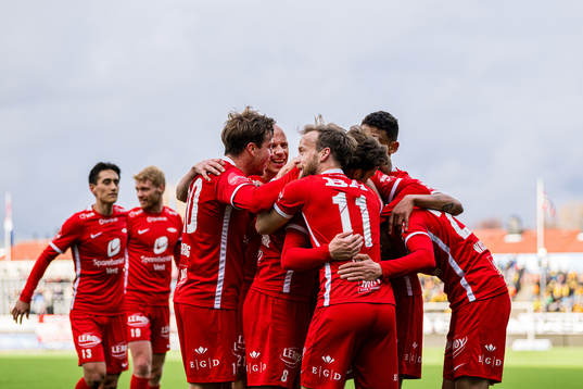 Bård Finne of Brann celebrates
