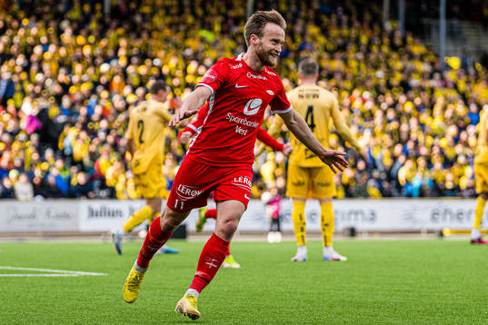 Bård Finne of Brann celebrates