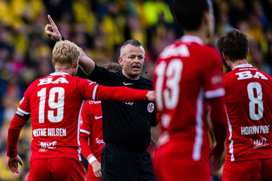 Svein Oddvar Moen, referee