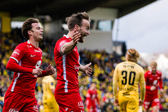 Bård Finne of Brann celebrates