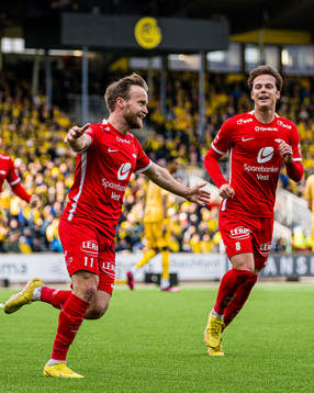 Bård Finne of Brann celebrates