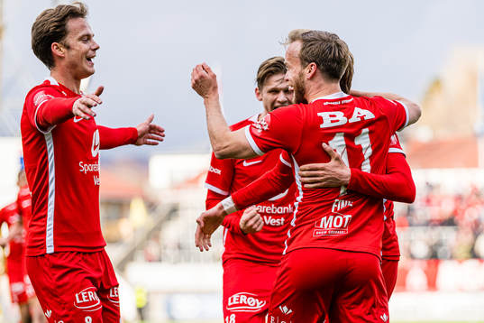 Bård Finne of Brann celebrates