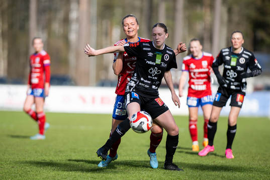 Vittsjös Kajsa Lind och Örebros Audrey Harding