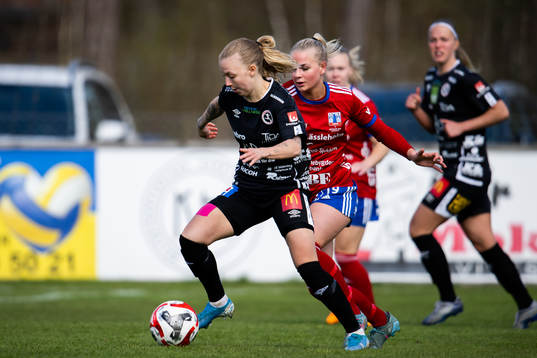 Örebros Nathalie Hoff Persson och Vittsjös Moa Karlsson