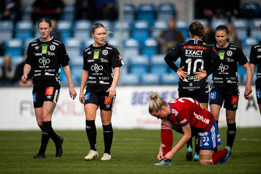 Örebros Emma Peuhkurinen deppar
