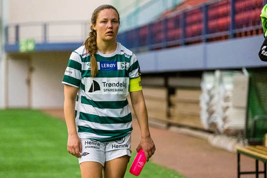 Maren Volden Snekvik of KIL/Hemne looks dejected