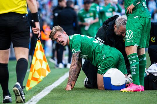 Hammarbys Fredrik Hammar har ont