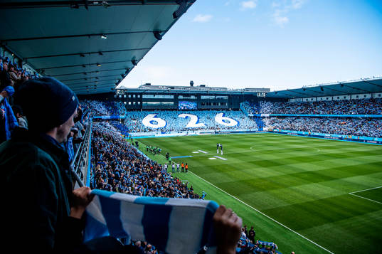 Malmö FFs tifo innan fotbollsmatchen i Allsvenskan mellan
