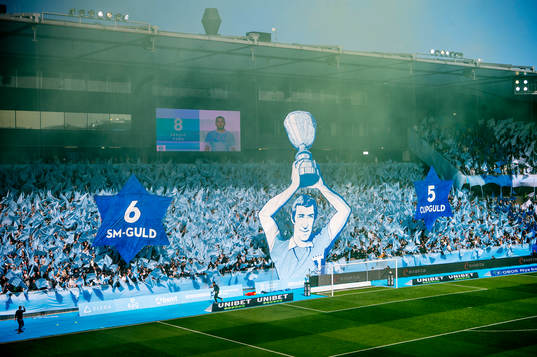 Malmö FFs tifo innan fotbollsmatchen i Allsvenskan mellan